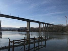 Мъж се хвърли от Аспаруховия мост и загина на място