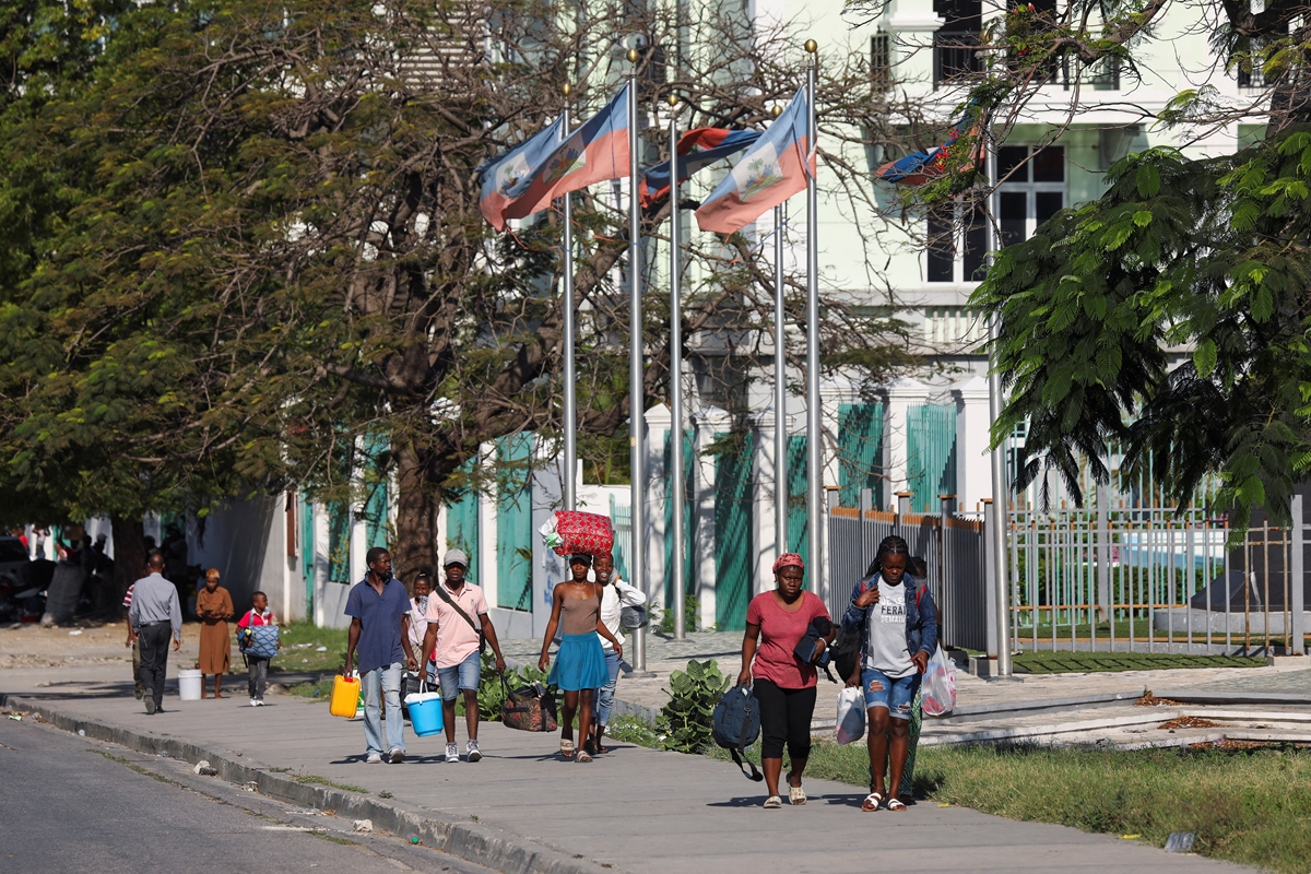 Хаити обяви извънредно положение и полицейски час заради насилие по улиците