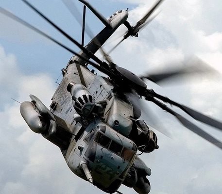 Военен хеликоптер СНИМКА: Pixabay