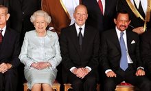 Какви са роднинските връзки между кралица Елизабет Втора и Симеон Сакскобургготски?