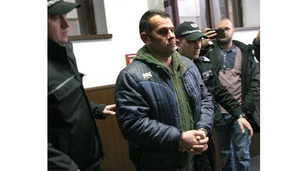Светослав Каменов запази мълчание при разглеждане на мярката му за неотклонение в Пловдивския окръжен съд, но наскоро споделил с разследващите, че жертвата го засегнала на чест.