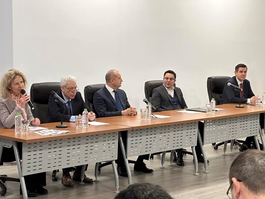  На събитието в Пловдив участваха министрите Александър Пулев и Никола Стоянов. 
