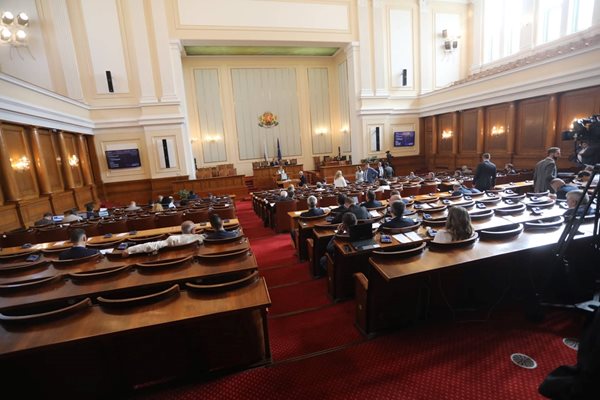 Едно от последните заседания на 47-ия парламент. СНИМКА: НИКОЛАЙ ЛИТОВ