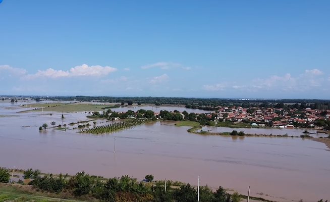 Наводненото село Трилистник.