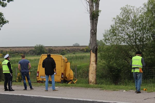 Катастрофата е станала на 98км. на аутобана по посока София.