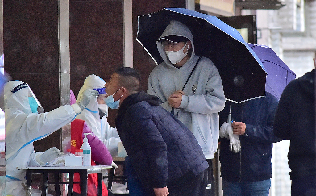 Анкета в Китай: Над 80% от интервюираните призоваха за избягване на нови заразявания