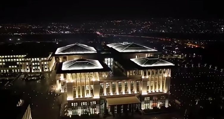 Огромният комплекс е разположен на площ от 200 дка край Анкара.