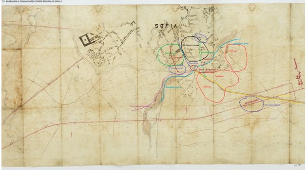 Картата на София от 1873 г. е ориентирана от юг на север за разлика от съвременните. Очертанията с днешните имена са направени от проф. Орлин Събев.