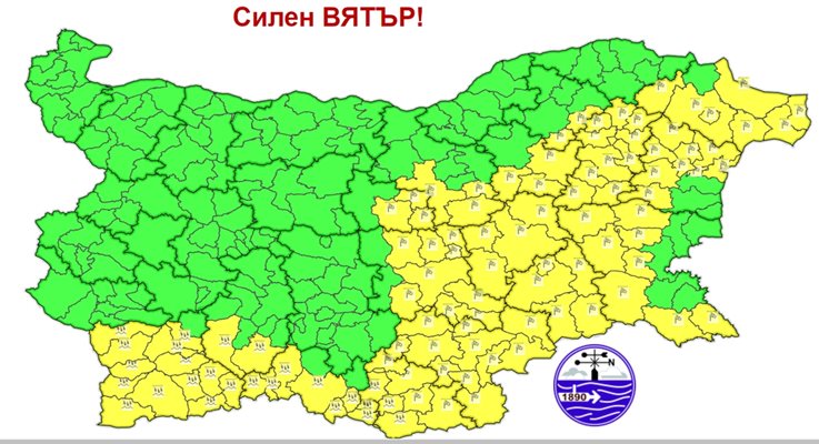 Жълт код за силен вятър в неделя, очаква се дъжд с гръмотевици