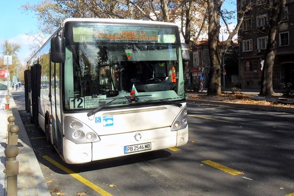 Автобус по линия 12 ще бъде с орязан последен курс. Снимка: Община Пловдив