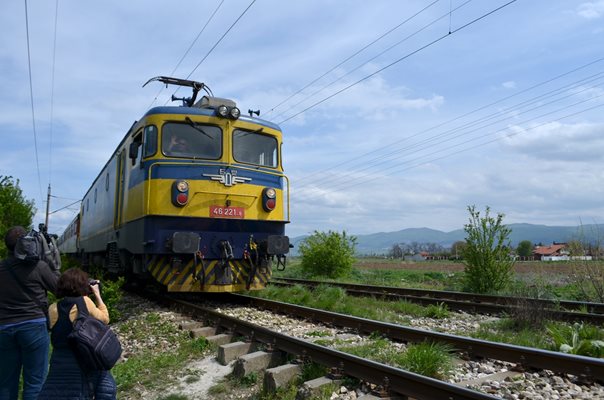 Спряха поръчка за 40 нови пътнически вагона