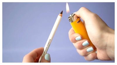 Приближете молива към пламъка от запалката, за да го нанасяте по-лесно.  СНИМКИ: АРХИВ