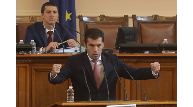 Премиерът Кирил Петков участва в дебатите, преди да бъде свален от поста председателят на Народното събрание Никола Минчев.
СНИМКА: НИКОЛАЙ ЛИТОВ