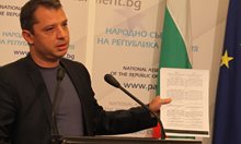 Делян Добрев: Йончева е подала молба сама до себе си да бъде заличена от при Василев