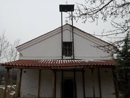 Църквата в Горно Камарци