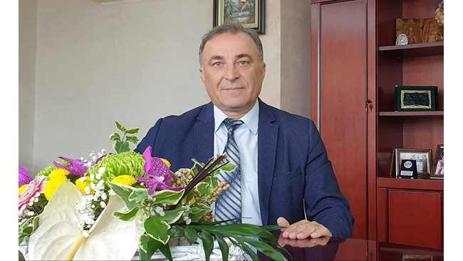 The mayor of Nova Zagora Nikolay Grozev has died