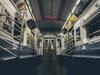 Забраниха хапването в метрото на Виена