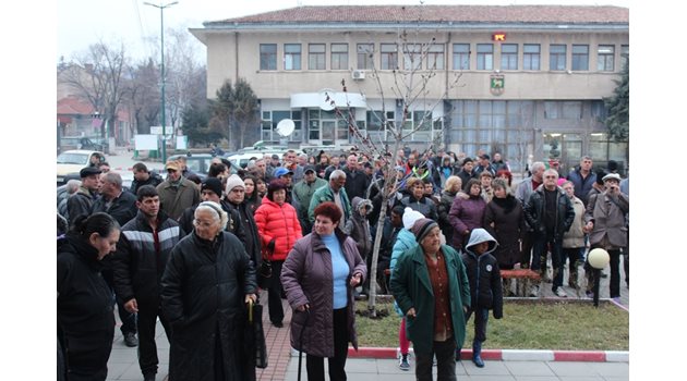 Масовите протести на жителите на Стрелча през зимата на 2016-а срещу бившия им кмет Евстатиев.