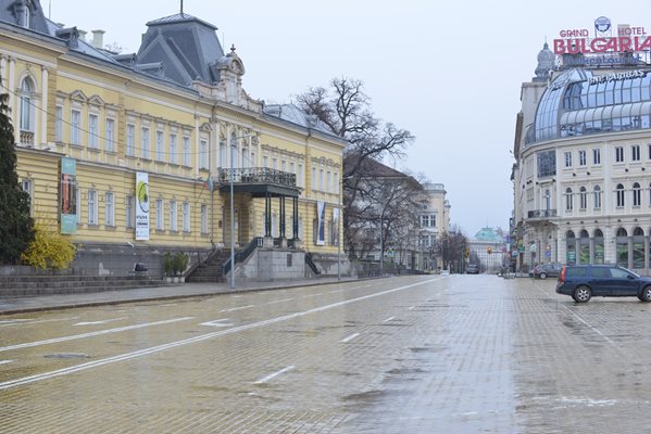 Извънредното положение намали чувствително трафика в София, поради което във въздуха няма фини прахови частици над нормата.