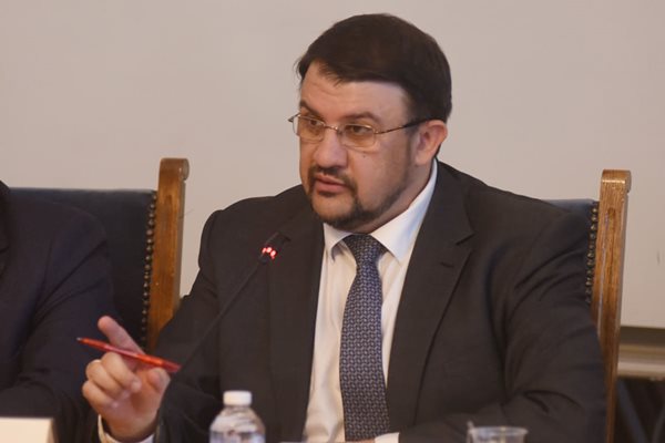 Депутатът Настимир Ананиев от "Продължаваме промяната". Снимка ВЕЛИСЛАВ НИКОЛОВ