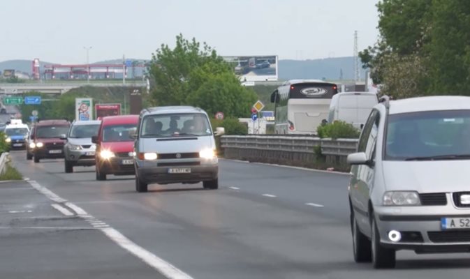 От понеделник ще бъде спряна дейността на пунктовете за технически прегледи, които не са осигурили свързаност на уредите за измерване Кадър: NOVA