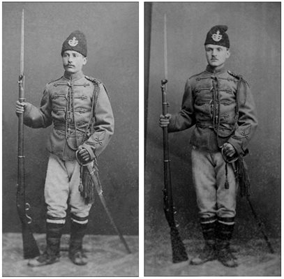 Никола Обретенов и Георги Апостолов, снимани във Влашко. Униформите и оръжието са от реквизита на фотографското ателие.