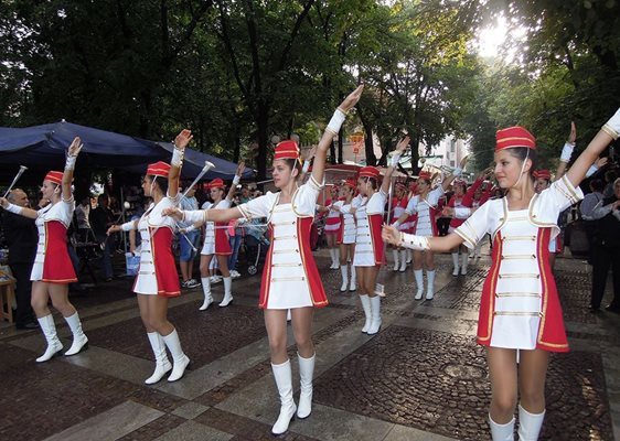 УРА! Наши мажоретки станаха световни шампионки!