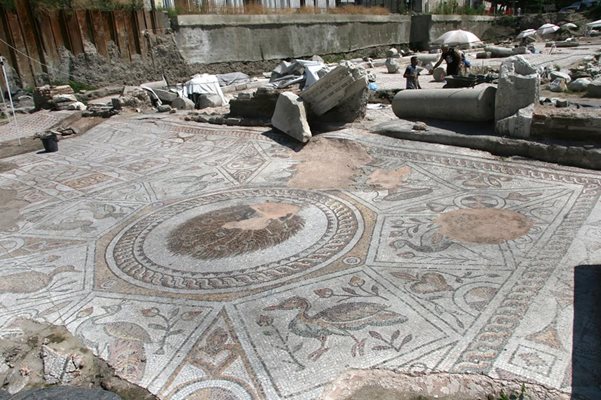 Епископската базилика на Пловдив