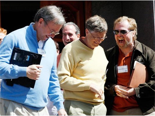 Мирволд и бившият му шеф Бил Гейтс (в средата) са съмишленици в каузи като борбата с маларията и климатичните промени. 
СНИМКИ: РОЙТЕРС И THE COOKING LAB