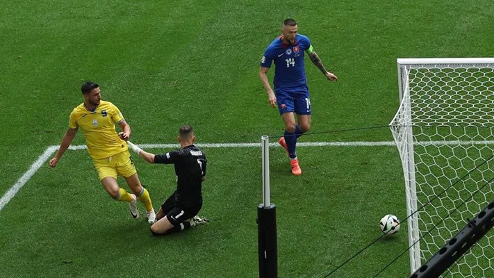 Яремчук отбеляза победния гол за Украйна
Снимка: uefa.com