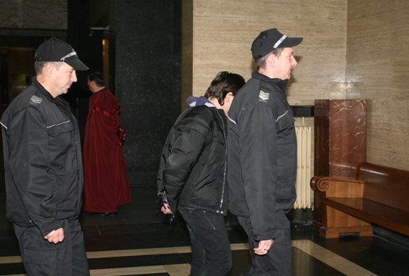 Недосегаемите 3 бяха задържани през декември 2011 г.