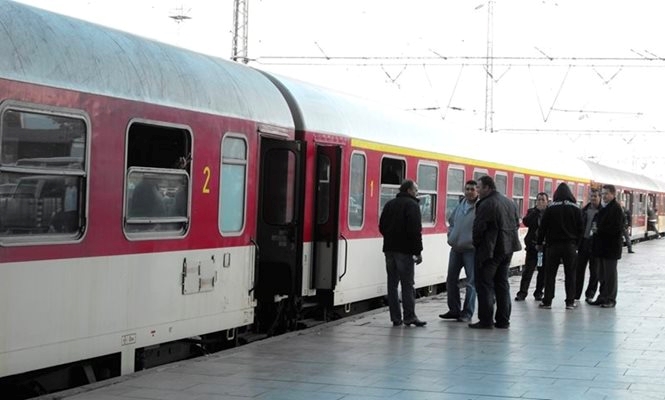 БДЖ осигурява над 9000 допълнителни места във влаковете за 3 март