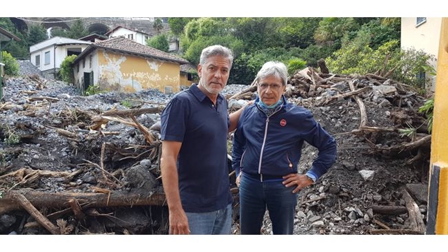 George Clooney came to the aid of a municipality near Como, flooded with mud