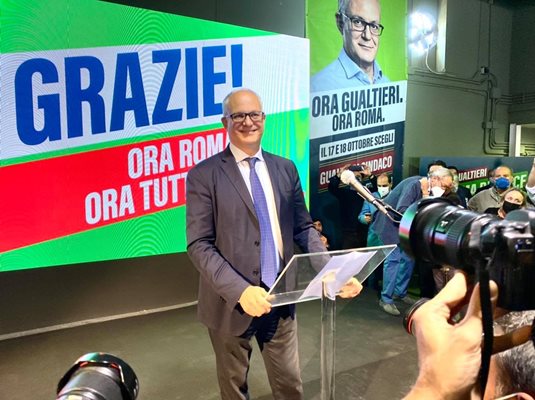 Роберто Гуалтиери благодари за избирането си и каза, че ще бъде кмет на всички римляни. СНИМКА: Фейсбук