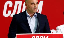 Македонският премиер: Няма да отстъпя на Петков