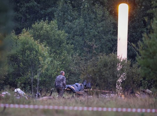  Изнасят телата, открити след самолетната злополука СНИМКИ: Ройтерс 