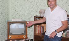 53-годишен телевизор  “Опера” работи  в апартамент от времето на соца