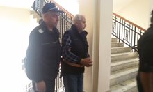 Пиян, килърът от Каспичан обявил, че ще ликвидира роднините си. Със семейството на чичо си Петър не могъл да подели огромна нива