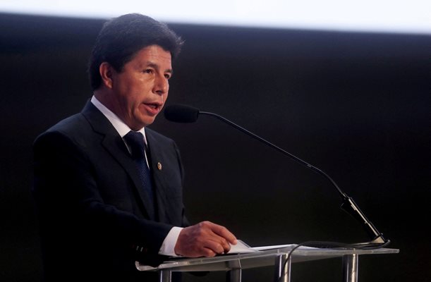 Премиерът на Перу подаде оставка