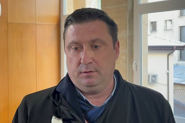 Адвокатът на Мехмет Калисал Рамадан Нуретин беше заяви, че автомобилът на музикантите се е движел по-бързо от тира на клиента му.