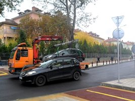 Паяците в Пловдив ще санкционират наред. Освобождаването на автомобил е 60 лева плюс престоят на наказателния паркинг. Снимка: 24 часа