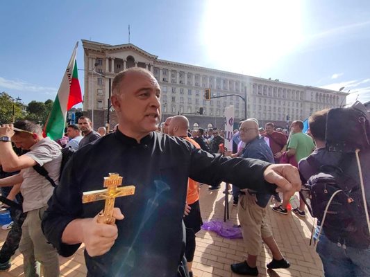 Атанас Стефанов на протеста на КНСБ