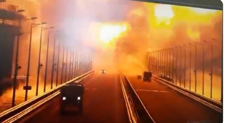 Трима са загинали при взрива на Кримския мост