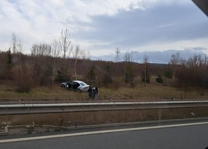 Кола излезе от магистрала "Струма", няма пострадали