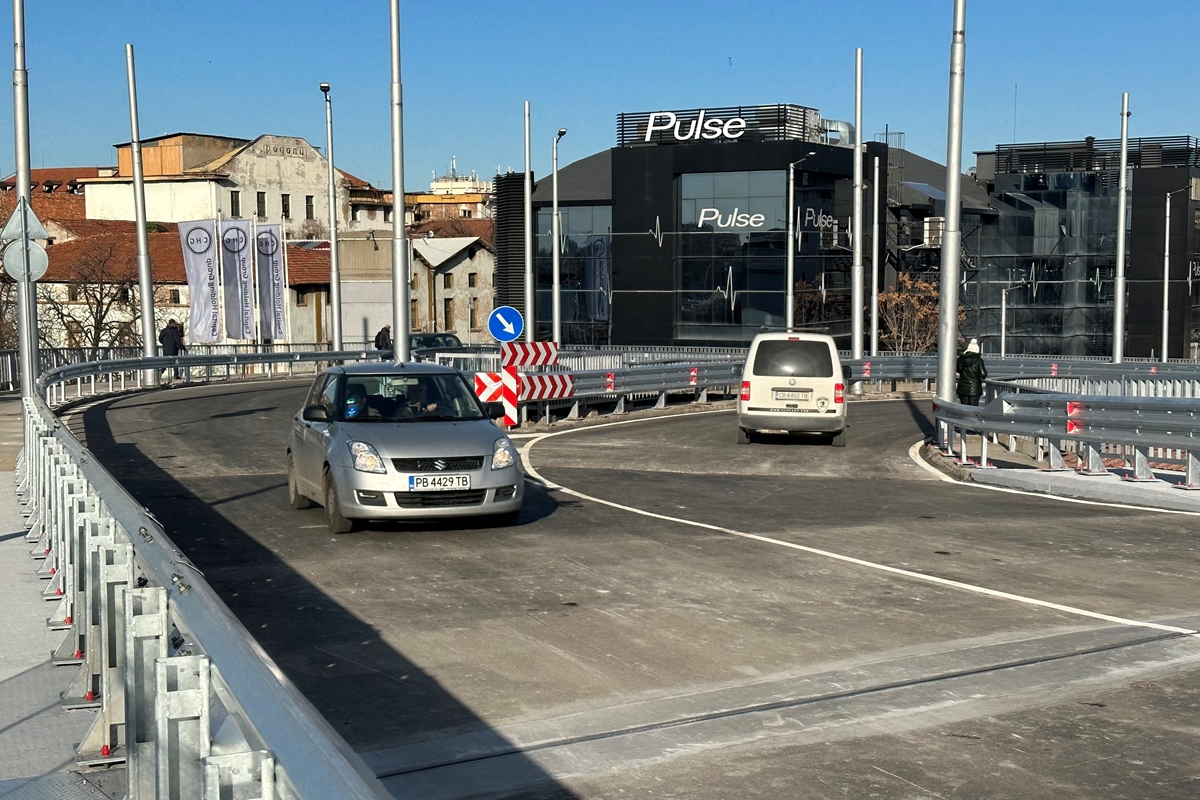 Възстановяват движението на градските автобуси по Бетонния мост