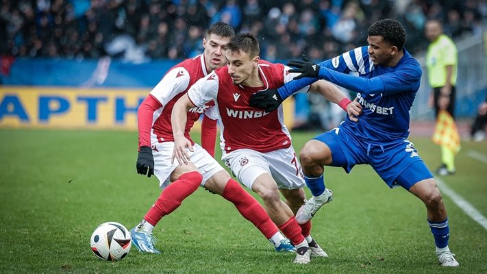 Бой, драма и късен обрат! "Левски" изтръгна 2:2 от ЦСКА в дербито