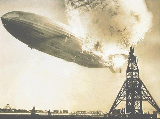 Цепелинът "Хинденбург" избухва в пламъци на 6 май 1937 г. при кацането си в Ню Джърси, САЩ, след презокеански полет. Тази трагедия погреба дирижаблите за десетилетия. 
