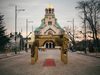 Фейсбук затвори златните порти на София към храма (Обзор)