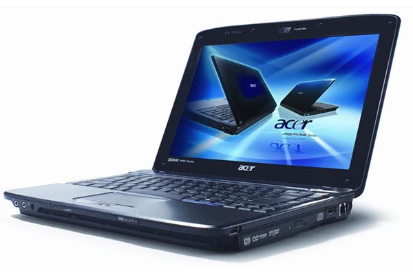 Собственикът на най-стария работещ лаптоп в България ще получи от Intel такъв чисто нов Acer Aspire.