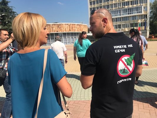 Общественият защитник се срещна днес с граждани в Димитровград. Снимки пресцентър на омбудсмана
